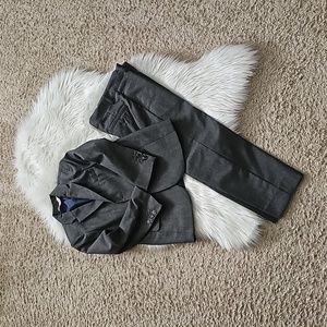 Cat & Jack boys size 5 gray suit